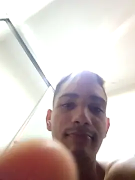 Snapshot of jose5320_20 chatting on 11/04/25, 04:39 jose5320 20 online show from 11/04/25, 04:39