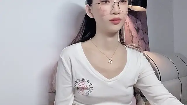 Lili-2 online show from 05/23/26, 04:33