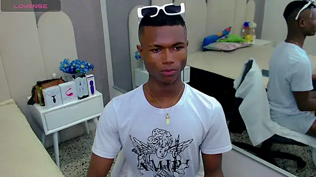 Snapshot of joel_blackcock chatting on 03/15/25, 07:16 joel blackcock online show from 03/15/25, 07:16