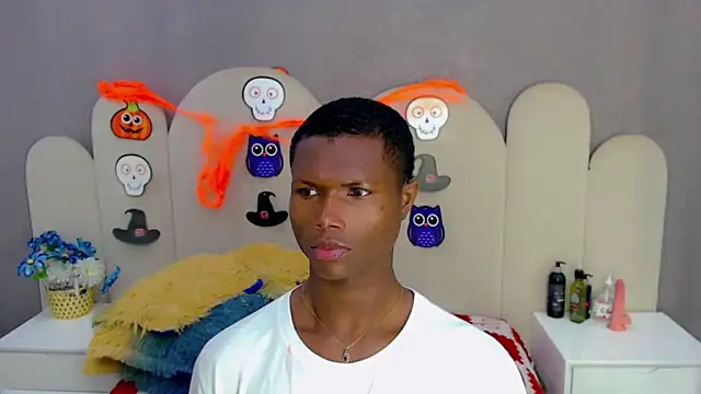 Snapshot of joel_blackcock chatting on 10/16/25, 03:35 joel blackcock online show from 10/16/25, 03:35