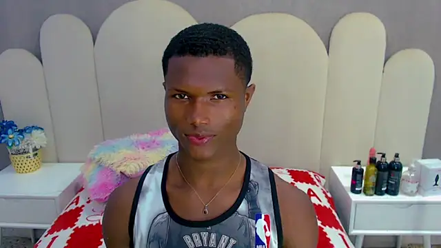 Snapshot of joel_blackcock chatting on 10/27/25, 03:38 joel blackcock online show from 10/27/25, 03:38