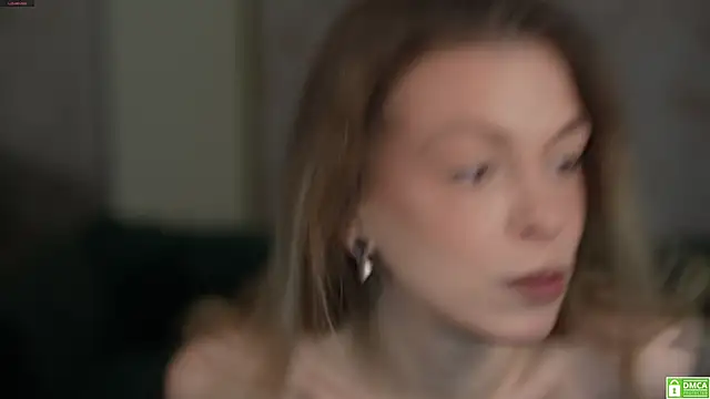 Julia  Star  online show from 02/18/25, 07:54