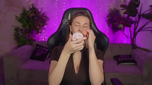 Julia  Star  online show from 08/02/26, 08:13