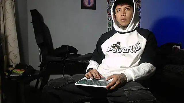 Nickhot0609 online show from 01/21/25, 01:08