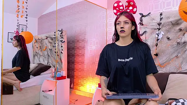 Derieri D online show from 10/30/25, 07:36