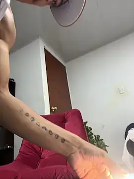 Snapshot of Edward_Milleer chatting on 12/28/24, 04:20 Edward Milleer online show from 12/28/24, 04:20