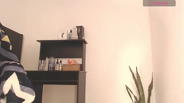 Snapshot of Edward_Milleer chatting on 09/24/25, 08:06 Edward Milleer online show from 09/24/25, 08:06