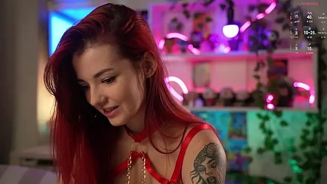 Snapshot of Charmings_054 chatting on 01/10/25, 04:20 Charmings 054 online show from 01/10/25, 04:20