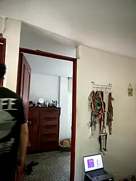 Jestebanano online show from 09/11/25, 01:55