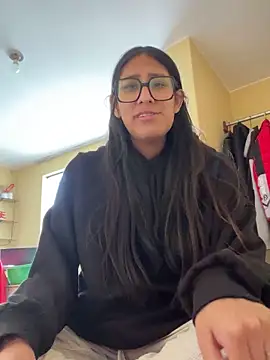 AleFantasy0001 online show from 10/29/25, 04:20