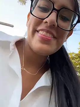 AleFantasy0001 online show from 12/01/25, 10:04