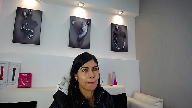 Snapshot of Melodi_Roux chatting on 02/04/26, 12:33 Melodi Roux online show from 02/04/26, 12:33