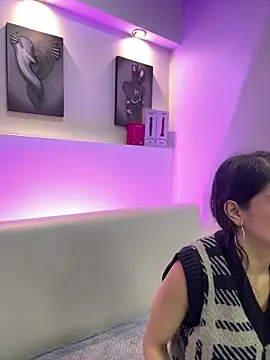 Snapshot of Melodi_Roux chatting on 02/09/26, 12:31 Melodi Roux online show from 02/09/26, 12:31