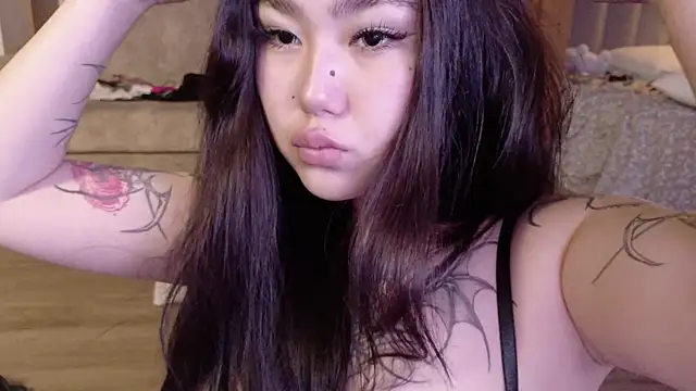 Yuriko May online show from 10/03/25, 04:15