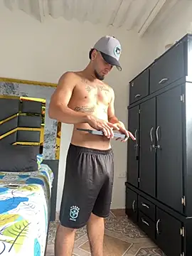 Snapshot of MattDevon chatting on 09/17/25, 06:20 MattDevon online show from 09/17/25, 06:20