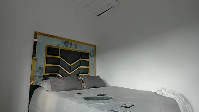 Snapshot of MattDevon chatting on 10/02/25, 09:11 MattDevon online show from 10/02/25, 09:11