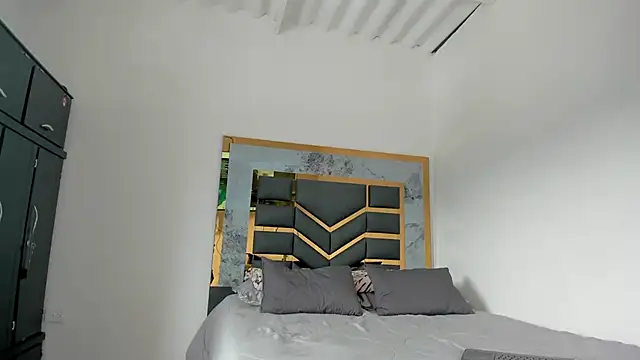 Snapshot of MattDevon chatting on 10/03/25, 05:10 MattDevon online show from 10/03/25, 05:10