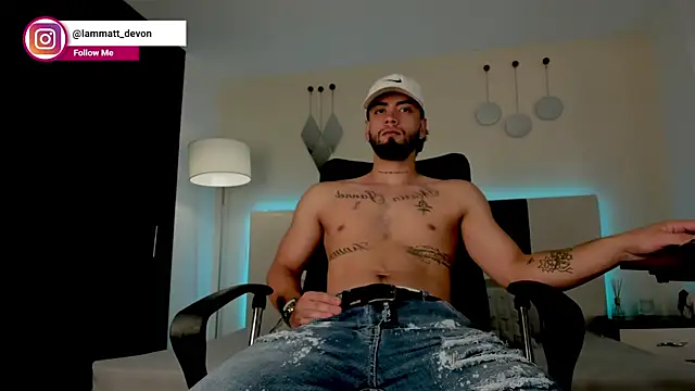 Snapshot of MattDevon chatting on 12/04/25, 04:11 MattDevon online show from 12/04/25, 04:11