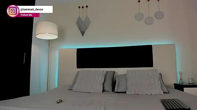 Snapshot of MattDevon chatting on 12/05/25, 04:10 MattDevon online show from 12/05/25, 04:10