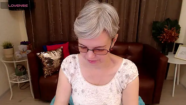 Cutie Erikaa1 online show from 03/01/25, 02:37