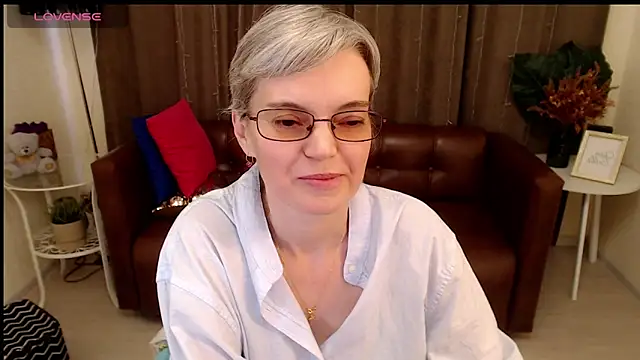 Cutie Erikaa1 online show from 03/07/25, 08:45