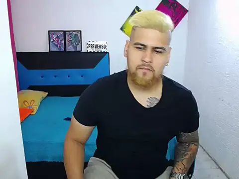 Snapshot of pitbullveryhot chatting on 12/02/24, 09:56 pitbullveryhot online show from 12/02/24, 09:56