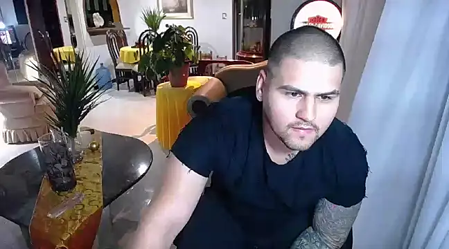 Snapshot of pitbullveryhot chatting on 02/09/25, 04:57 pitbullveryhot online show from 02/09/25, 04:57