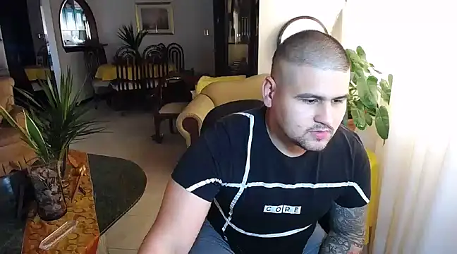 Snapshot of pitbullveryhot chatting on 02/11/25, 09:03 pitbullveryhot online show from 02/11/25, 09:03