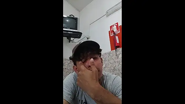 luisfer 306 online show from 02/18/25, 05:42