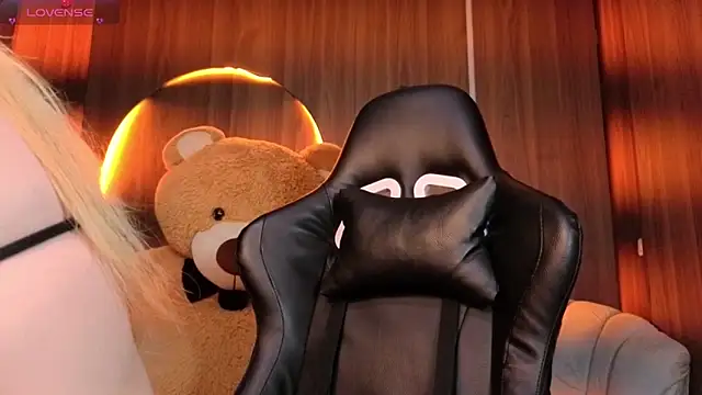 Kitty fox b online show from 02/10/26, 01:37