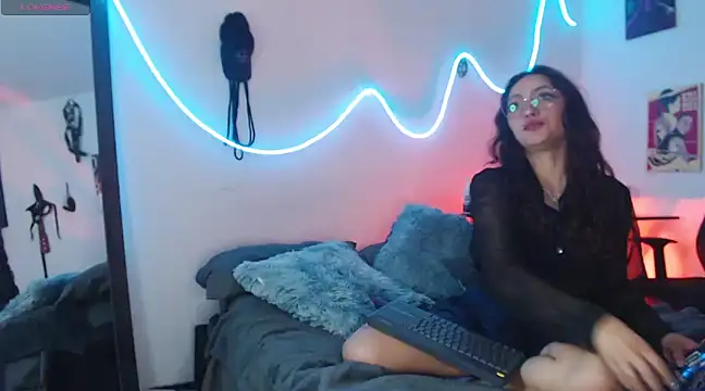 katianzayn online show from 12/14/24, 04:56