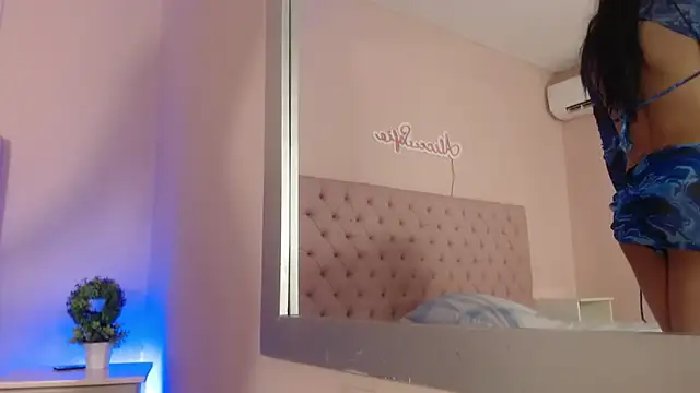 alice sofia online show from 11/08/25, 01:22