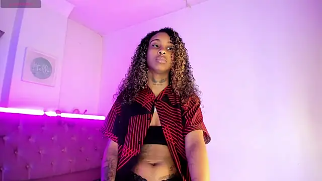 Snapshot of Triipsy chatting on 01/07/25, 01:17 Triipsy online show from 01/07/25, 01:17