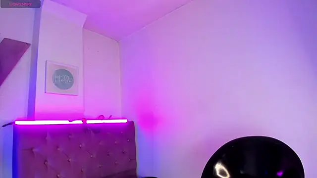 Snapshot of Triipsy chatting on 01/11/25, 07:38 Triipsy online show from 01/11/25, 07:38