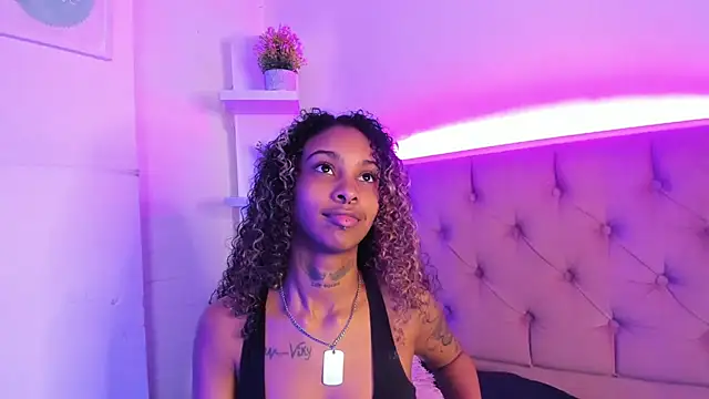 Snapshot of Triipsy chatting on 03/06/25, 10:36 Triipsy online show from 03/06/25, 10:36