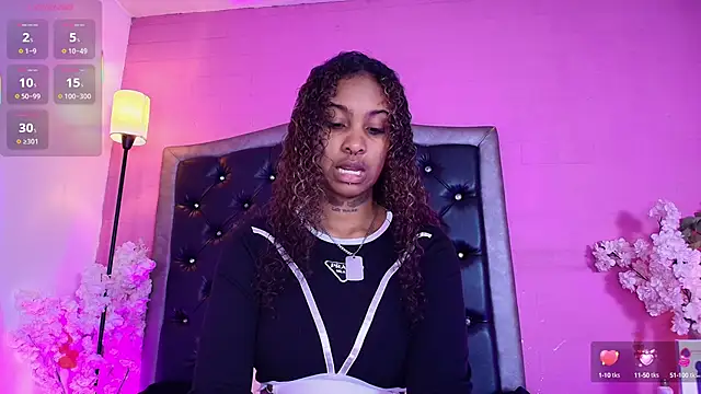 Snapshot of Triipsy chatting on 09/17/25, 07:15 Triipsy online show from 09/17/25, 07:15