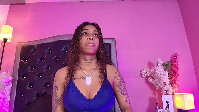 Snapshot of Triipsy chatting on 09/18/25, 07:38 Triipsy online show from 09/18/25, 07:38