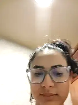 aleejhandraa online show from 10/23/25, 06:50