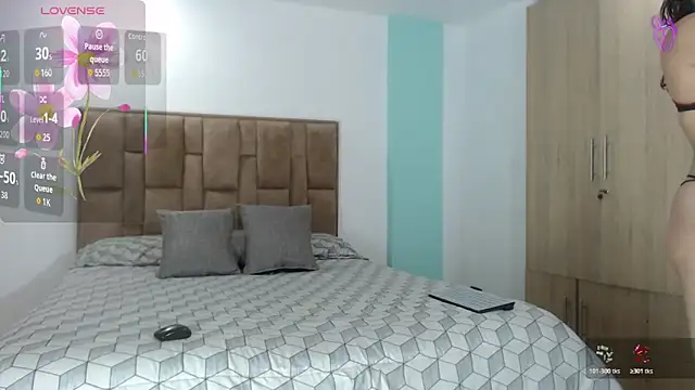 aleejhandraa online show from 11/11/25, 09:37