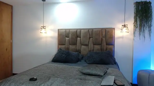 Snapshot of aleejhandraa chatting on 02/28/26, 10:11 aleejhandraa online show from 02/28/26, 10:11