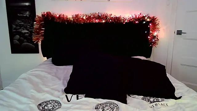 Snapshot of RubyLaStar chatting on 12/30/24, 12:00 RubyLaStar online show from 12/30/24, 12:00