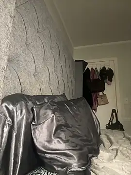 Snapshot of camiliaskye chatting on 09/14/25, 04:11 camiliaskye online show from 09/14/25, 04:11