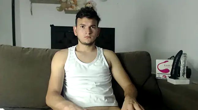 Snapshot of Latin_Boy24 chatting on 03/02/25, 04:21 Latin Boy24 online show from 03/02/25, 04:21