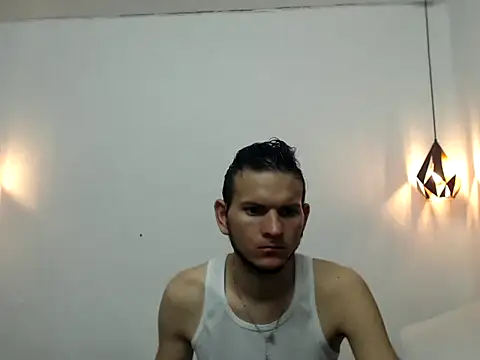 Snapshot of Latin_Boy24 chatting on 09/18/25, 05:26 Latin Boy24 online show from 09/18/25, 05:26