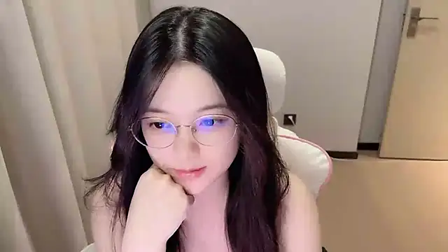 Snapshot of max688 chatting on 07/28/26, 12:23 max688 online show from 07/28/26, 12:23