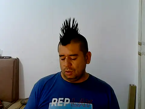 Snapshot of Joy2jordyson chatting on 11/02/25, 08:28 Joy2jordyson online show from 11/02/25, 08:28