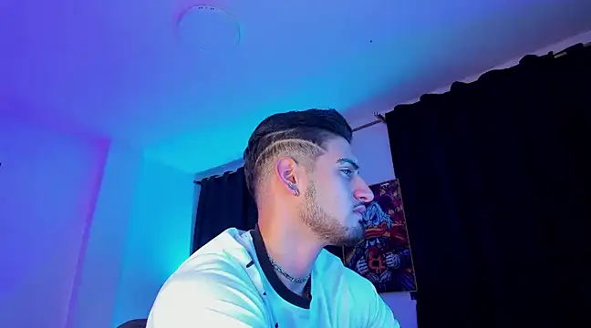 Giomar Reyes online show from 01/07/25, 08:24