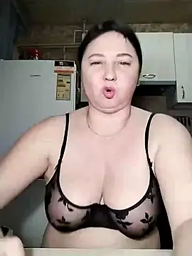 Snapshot of Holly-69 chatting on 01/24/25, 09:05 Holly-69 online show from 01/24/25, 09:05