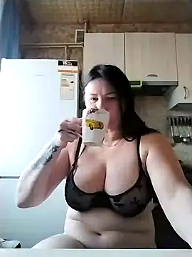 Snapshot of Holly-69 chatting on 02/02/25, 07:20 Holly-69 online show from 02/02/25, 07:20
