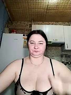 Snapshot of Holly-69 chatting on 03/22/25, 04:15 Holly-69 online show from 03/22/25, 04:15